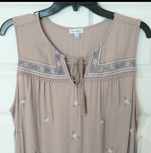 Love Fire Grey Mauve Embroidered Floral Scoop Neck Midi Sundress Women Sz L